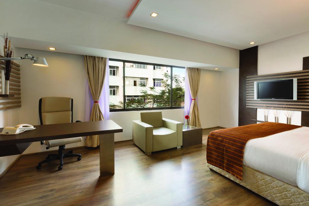 Ramada Chennai Egmore Exterior photo